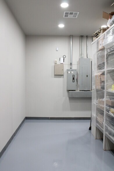 More Photos Of 4121 S 72nd Ave, Tulsa Service For Sale