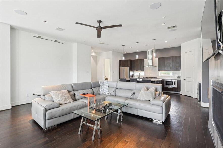 More Photos Of 3912 Ennis St, Houston Specialty For Sale