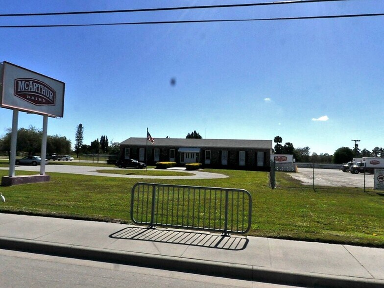 More Photos Of 5501 Orange Ave, Fort Pierce Light Distribution For Sale