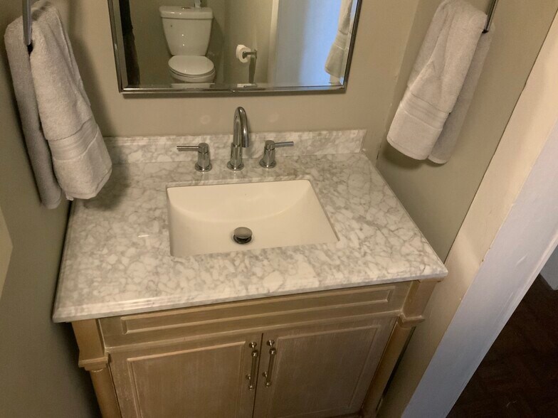 More Photos Of 117 E Academy St, Union Office For Sale