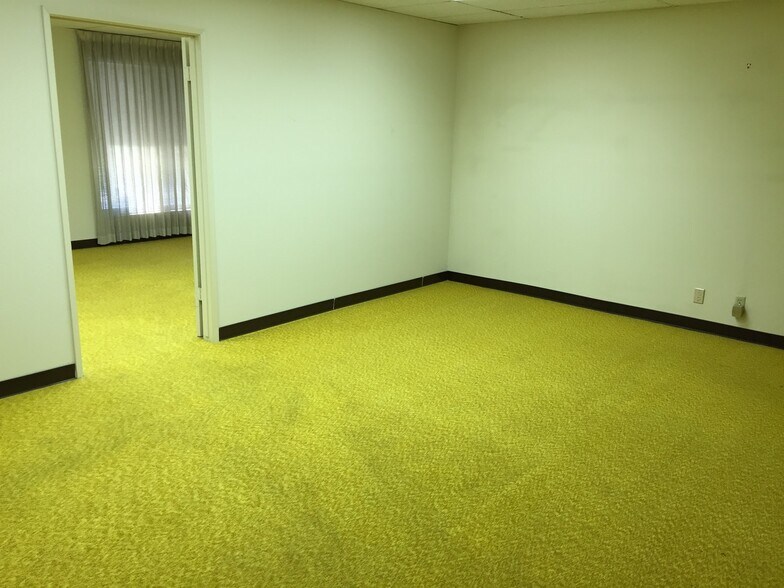 More Photos Of 445 Rosewood Ave, Camarillo Medical For Sale