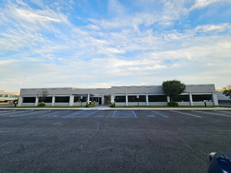 More Photos Of 877 Stewart Ave, Garden City Medical For Sale