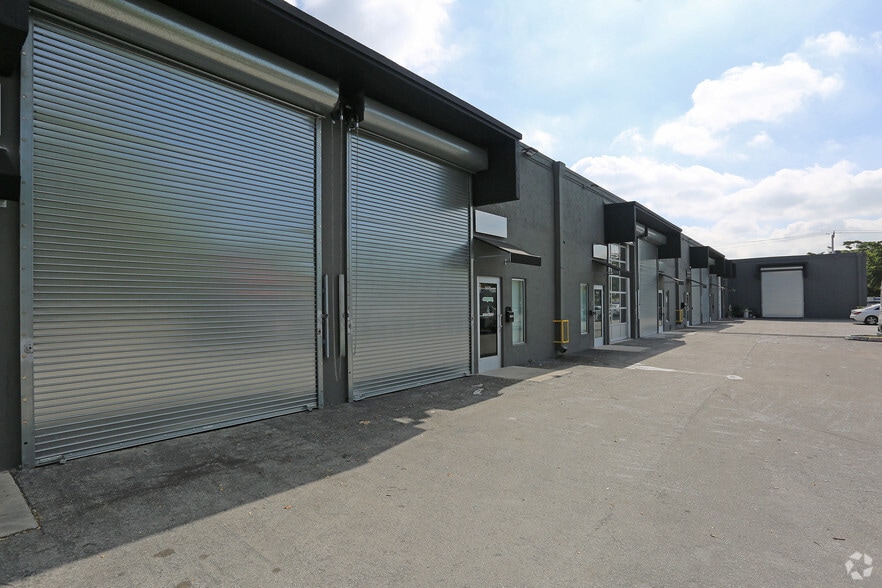 More Photos Of 8381 NW 56th St, Doral Flex For Lease