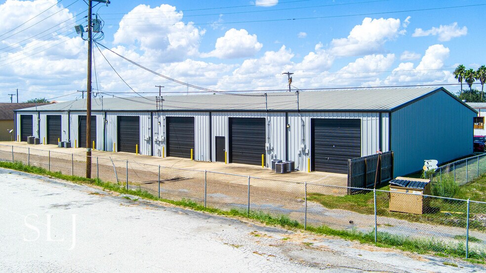 More Photos Of 211 W Jefferson St, Harlingen Warehouse For Sale