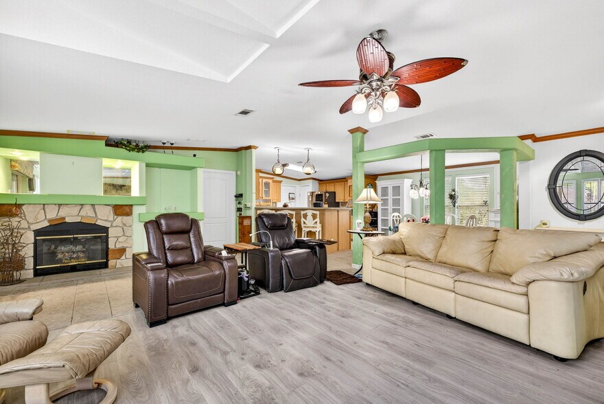 More Photos Of 3308 24th Ave SE, Ruskin Specialty For Sale