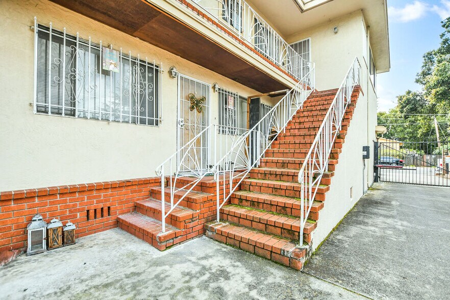 More Photos Of 3300 Brookdale Ave, Oakland Apartments For Sale