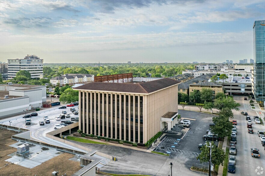 More Photos Of 900 Town & Country Blvd, Houston Office For Lease