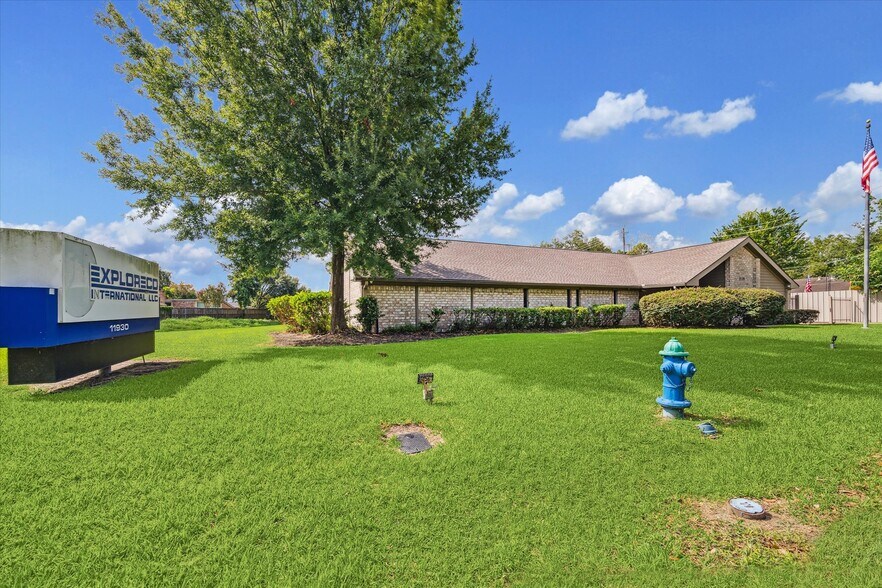 More Photos Of 11930 Sam Houston Pky, Houston Office For Sale