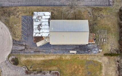 More Photos Of 3720 Hawthorne Ct, Waukegan Warehouse For Sale