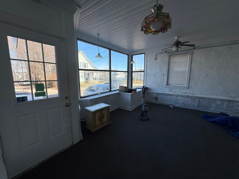 More Photos Of 398 Court St, Plymouth General Retail For Sale