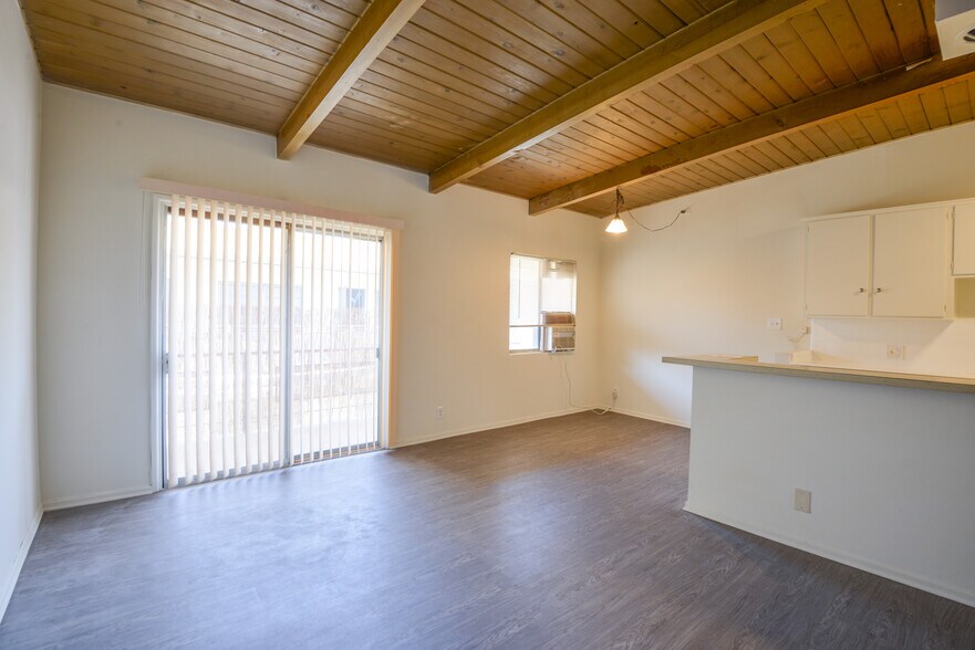 More Photos Of 3326 S Canfield Ave, Los Angeles Apartments For Sale