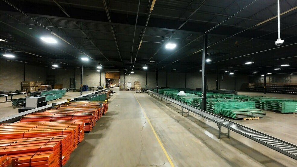 More Photos Of 2500 N Main St, East Peoria Warehouse For Sale