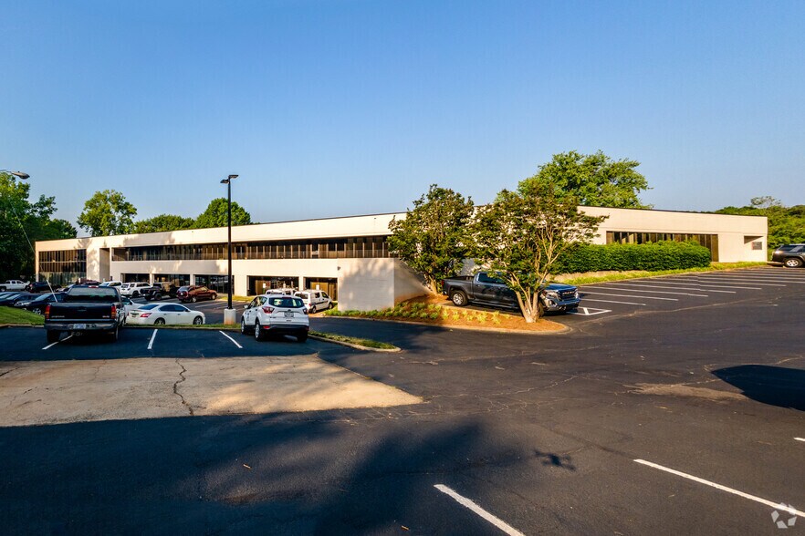 More Photos Of 5601 77 Center Dr, Charlotte Office For Lease
