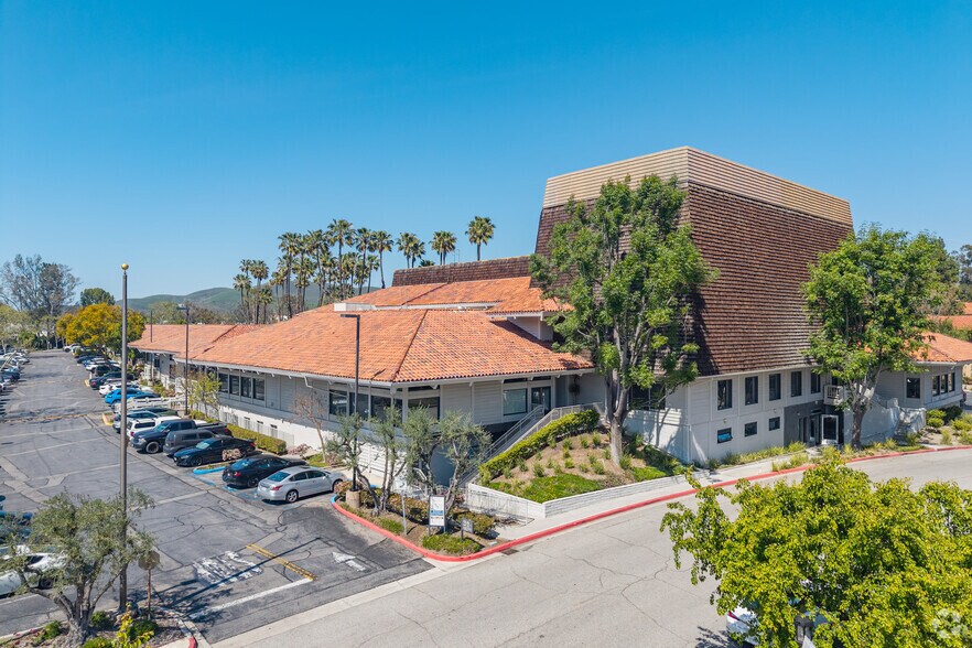 More Photos Of 850 Hampshire Rd, Westlake Village Office For Lease