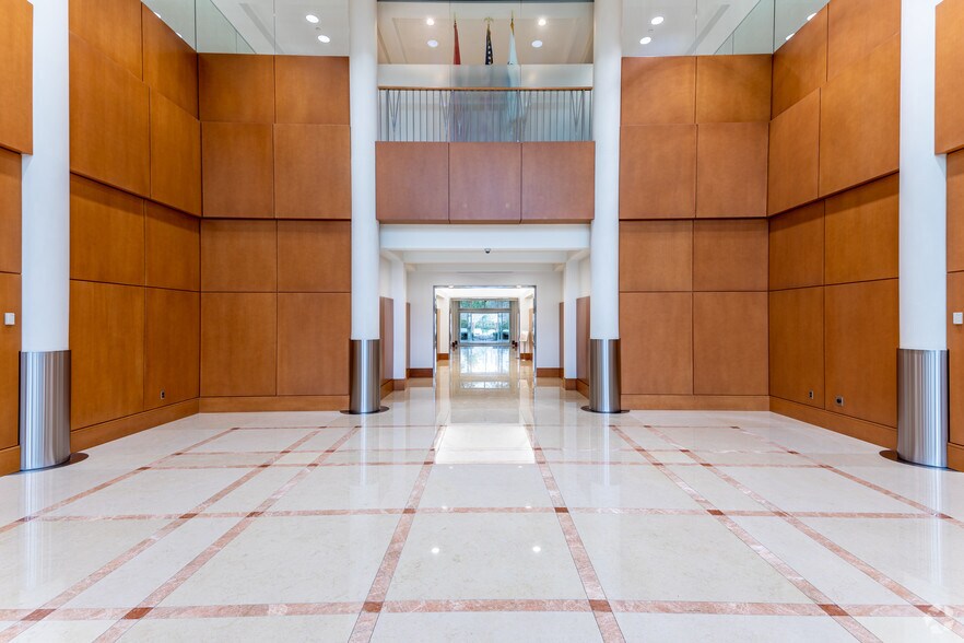 More Photos Of 3800 Arco Corporate Dr, Charlotte Office For Lease