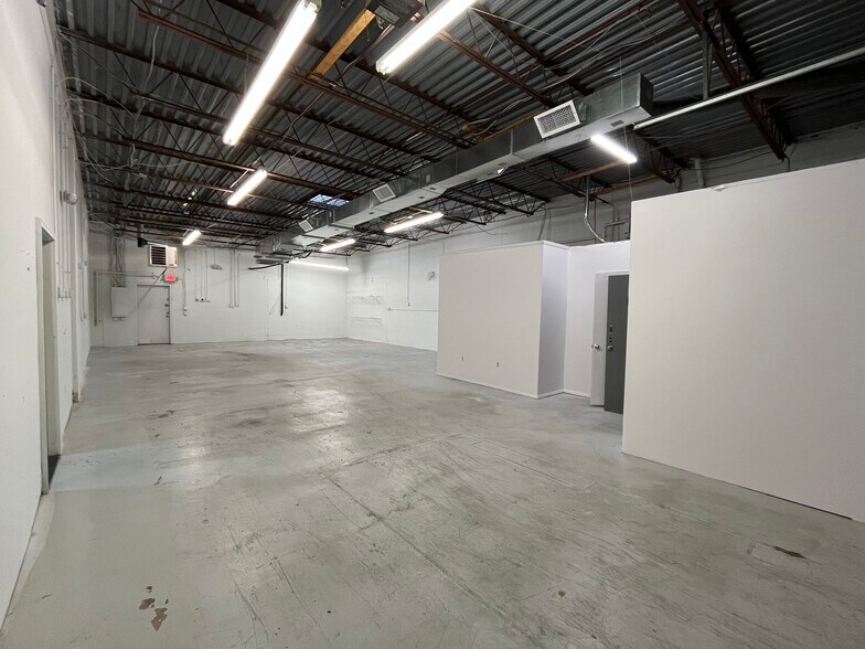 More Photos Of 154 Lafayette Ave, Laurel Light Manufacturing For Lease