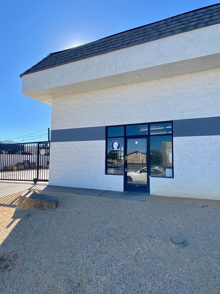 More Photos Of 124 W Ovington St, Lancaster Industrial For Sale