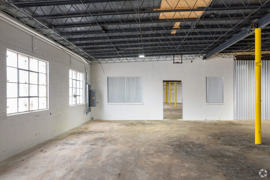 5025 Jensen Dr, Houston, TX 77026 Industrial For Lease