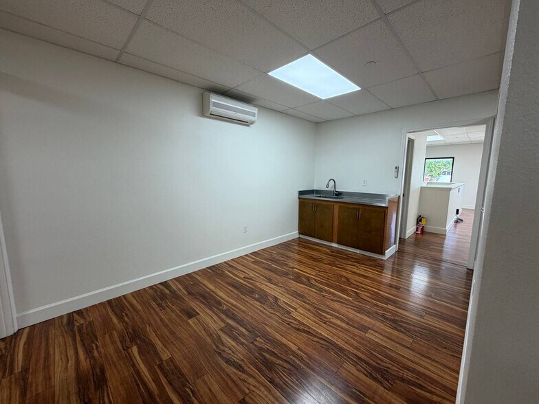 More Photos Of 1019 Lauia St, Kapolei Warehouse For Lease