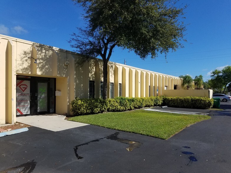 More Photos Of 2501 NW 17th Ln, Pompano Beach Warehouse For Lease