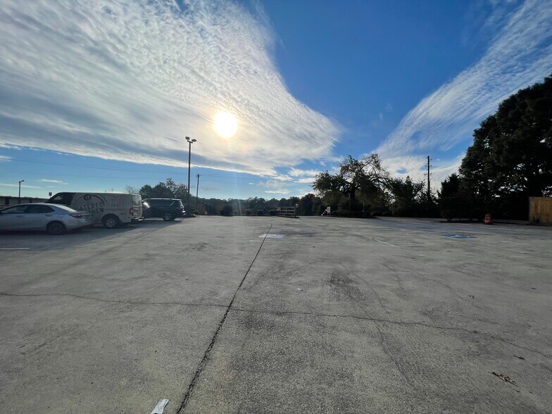 More Photos Of 386 Highway 82 S, Jefferson Restaurant For Sale