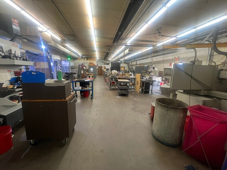 More Photos Of 2161 NE 107th Ln, Blaine Manufacturing For Lease