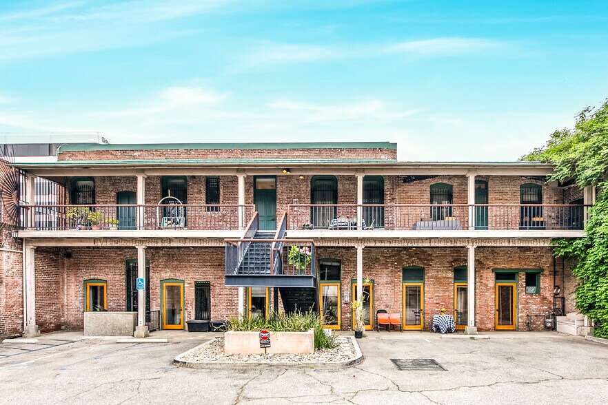 More Photos Of 118-128 N Fair Oaks Ave, Pasadena Storefront Retail Office For Sale