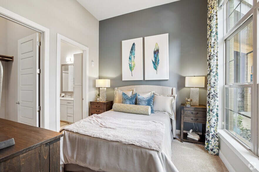 More Photos Of 7420 N Rea Park Ln, Charlotte Apartments For Lease
