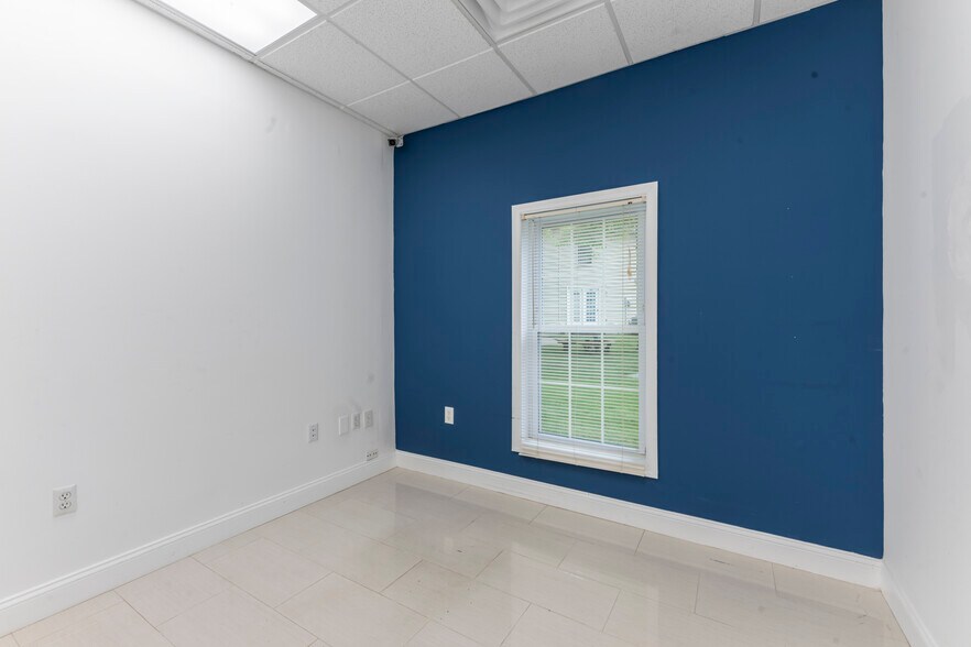 More Photos Of 32 Jefferson Plz, Princeton Medical For Sale