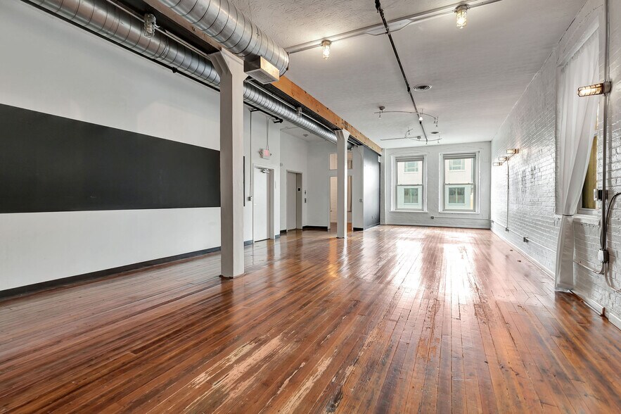 More Photos Of 1008 Race St, Cincinnati Office Residential For Lease