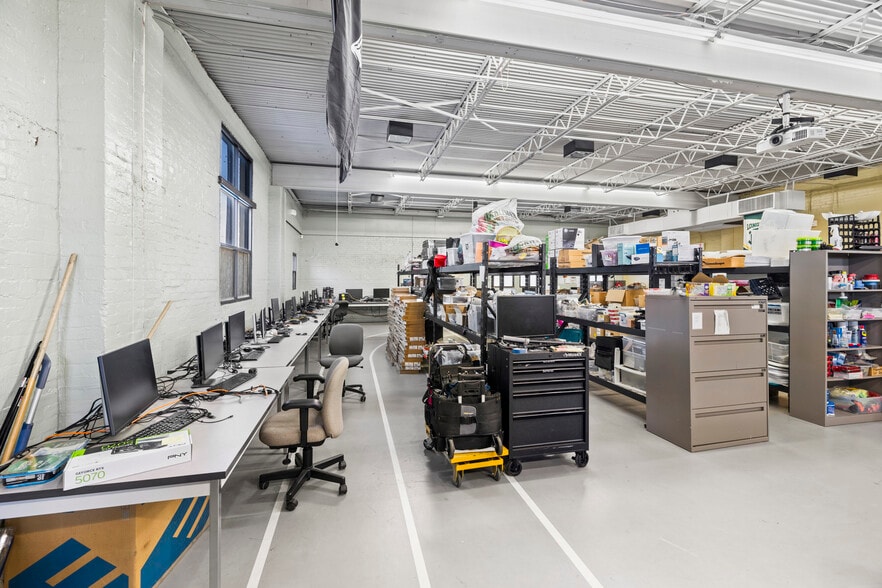 More Photos Of 500 Magrill st, Longview Loft Creative Space For Sale