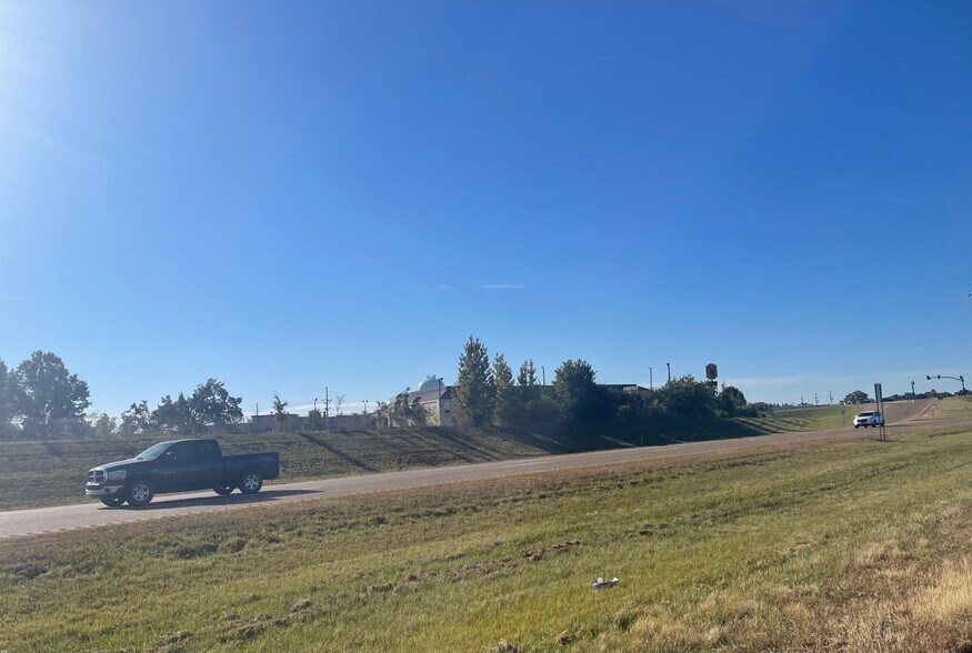 More Photos Of 415 Business Park, Gluckstadt Land For Sale