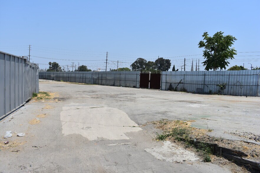 More Photos Of 1693-1699 E 109th St, Los Angeles Land For Sale