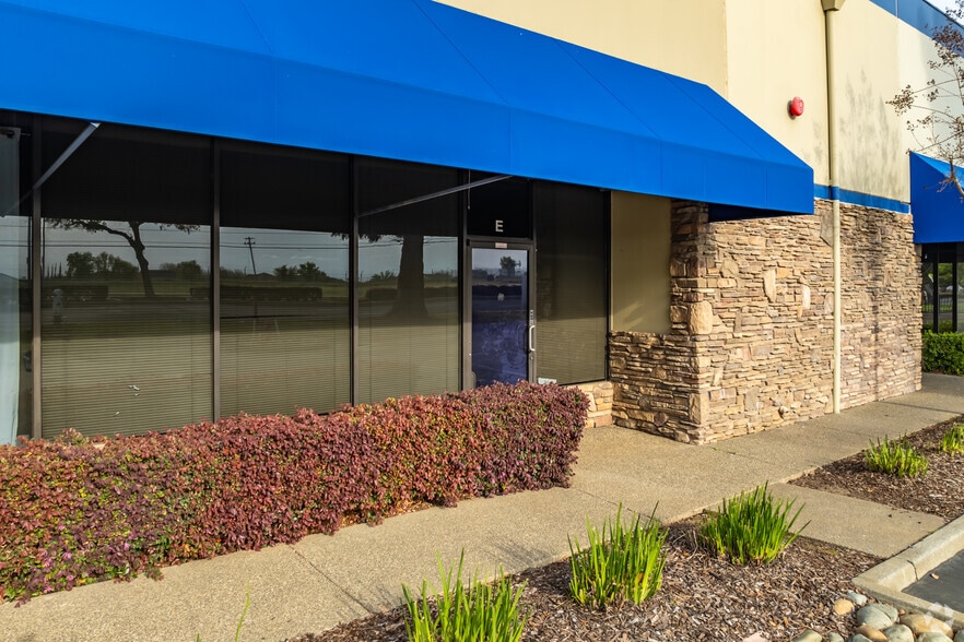 More Photos Of 3301 Sunrise Blvd, Rancho Cordova Unknown For Lease