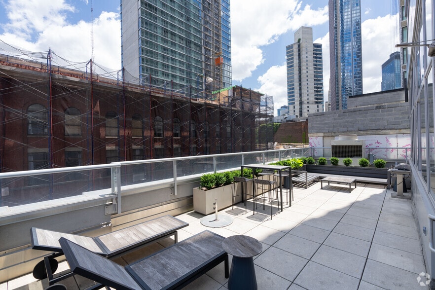 More Photos Of 74 Dekalb Avenue, Brooklyn Apartments For Lease