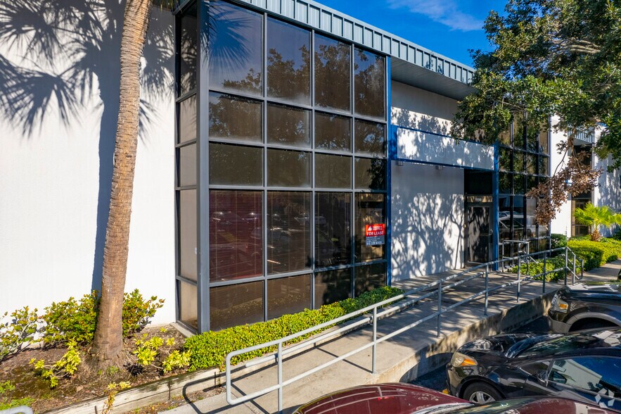 More Photos Of 4023 Tampa Rd, Oldsmar Unknown For Lease