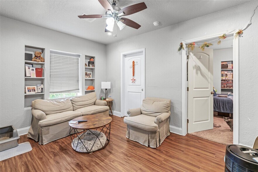More Photos Of 4630 Woodside St, Houston Apartments For Sale