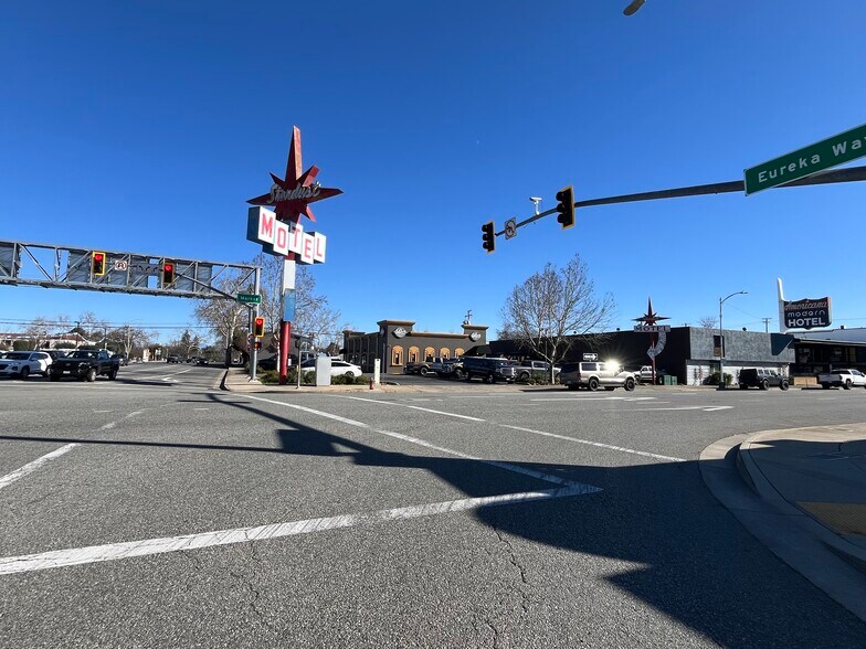 More Photos Of 1201 Market St, Redding Restaurant For Lease