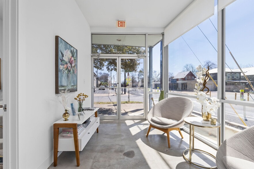 More Photos Of 508 E 53rd St, Austin Loft Creative Space For Sale