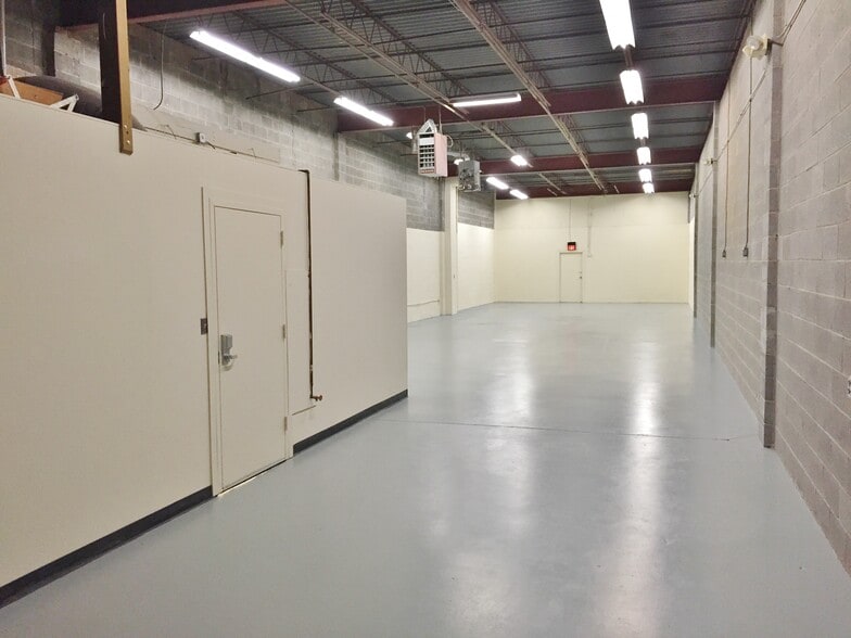 More Photos Of 2201-2353 Distribution Cir, Silver Spring Warehouse For Lease