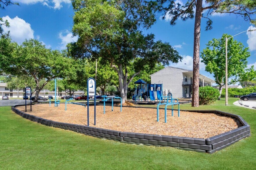 More Photos Of 16321 Bolesta Rd, Clearwater Apartments For Sale