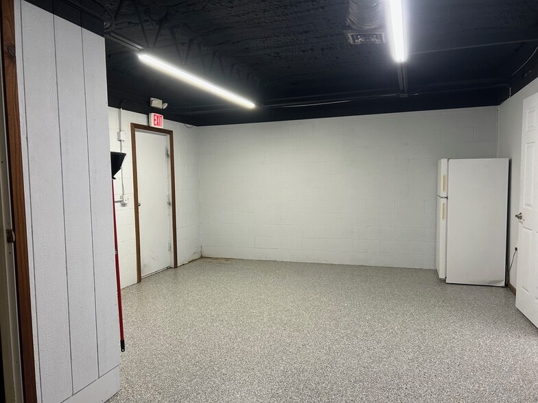 More Photos Of 109 E Fate Main Pl, Fate Storefront For Lease