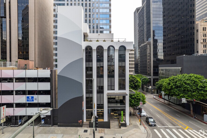 More Photos Of 835 Wilshire Blvd, Los Angeles Office For Lease