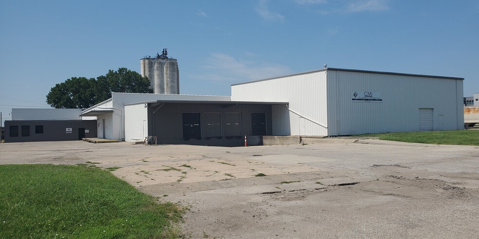 Primary Photo Of 713 SE 8th Ave, Topeka Warehouse For Sale