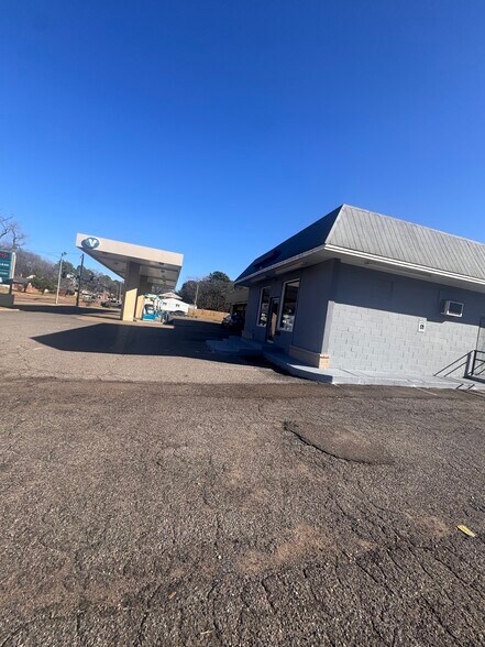 More Photos Of 1515 Main St, Southaven General Retail For Lease
