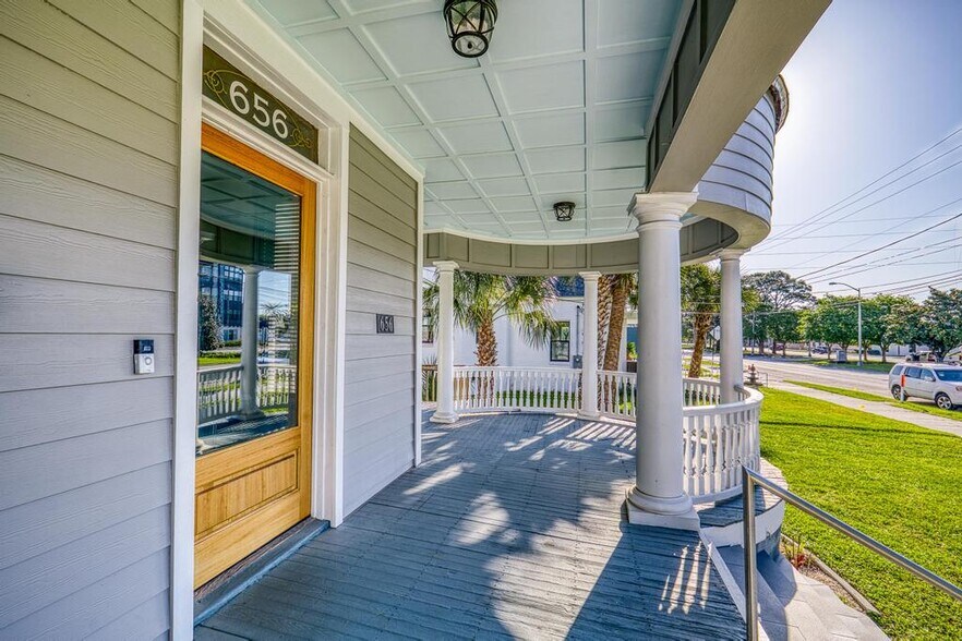 More Photos Of 656 Garden St, Pensacola Office For Sale