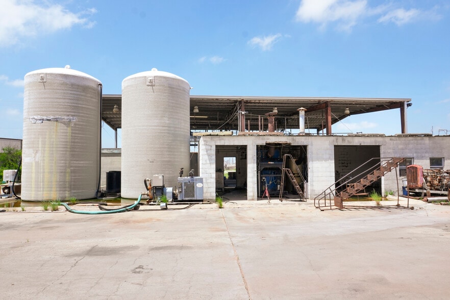 More Photos Of 6550 Leopard St, Corpus Christi Warehouse For Sale