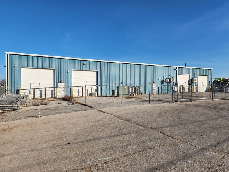 Primary Photo Of 5627-5629 S 107th East Ave, Tulsa Warehouse For Lease