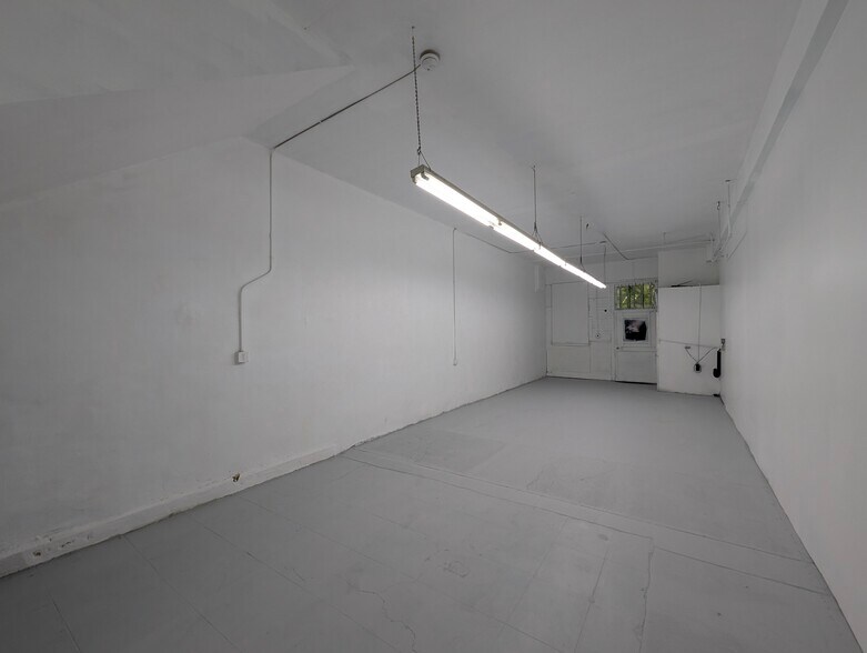 More Photos Of 5556-5566 Hollywood Blvd, Los Angeles Storefront Retail Residential For Lease