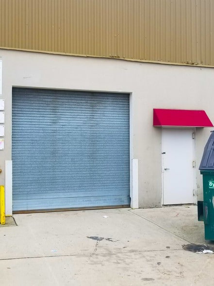 More Photos Of 131 Liberty Ave, Mineola Warehouse For Sale